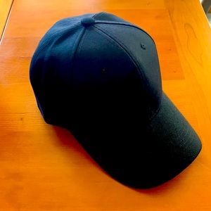 NWOT Black Fitted Baseball Cap unbranded